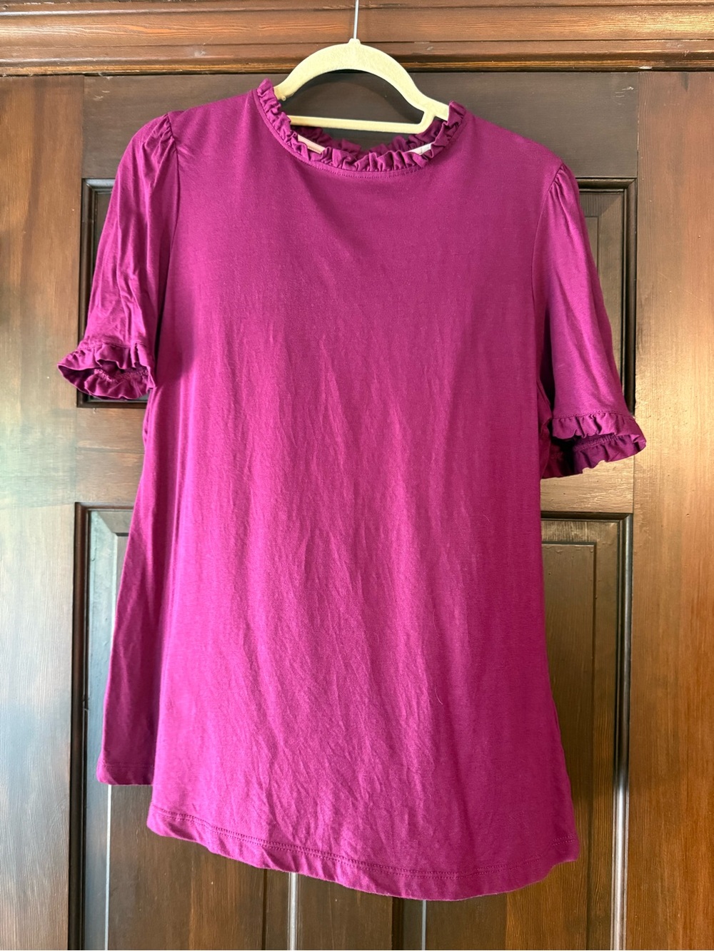 Boden Ruffle Neck Short Sleeve Shirt - Magenta